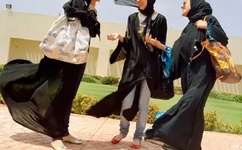 从上到下亲个遍视频